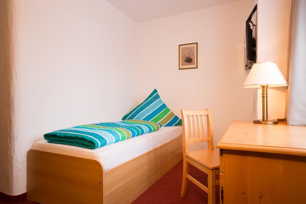 Gasthof Zum Lamm Hotel Garmisch-Partenkirchen Kamer foto